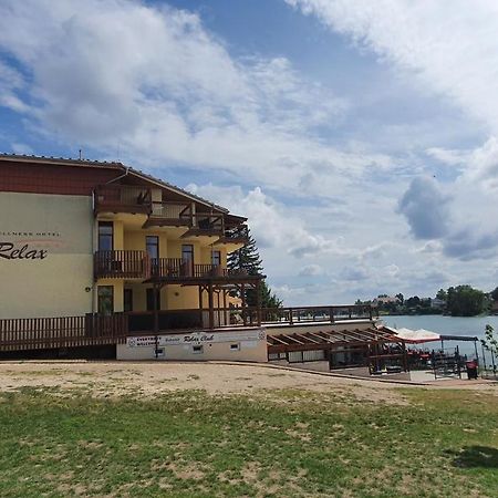 Apartmanovy Wellness Garni Hotel Relax Senec Exterior photo
