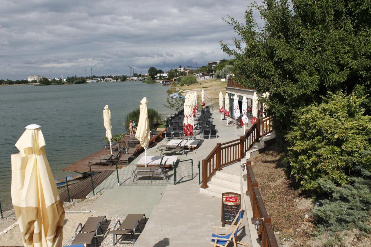 Apartmanovy Wellness Garni Hotel Relax Senec Exterior photo